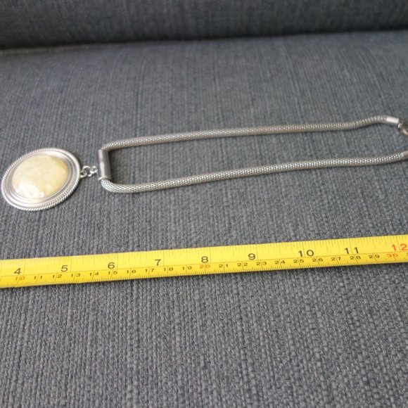 Vintage Metal Chain with Nice Trinket - Picture 6 of 7